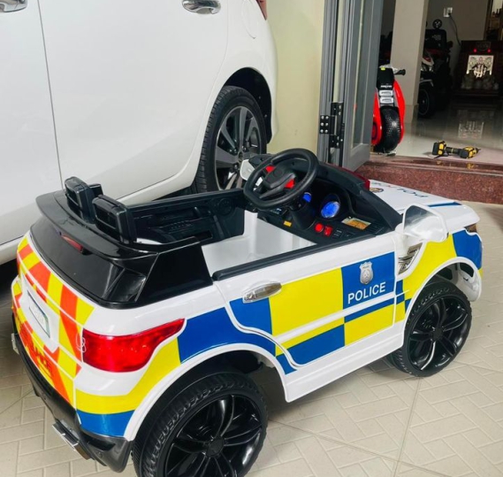 Xe điện Police cho bé
