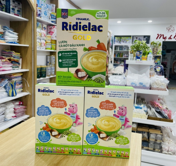 Bột ăn dặm Ridielac Gold Lươn cà rốt đậu xanh HG 200g
